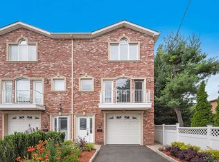 8 Kiesewetter Ln, Secaucus, NJ 07094