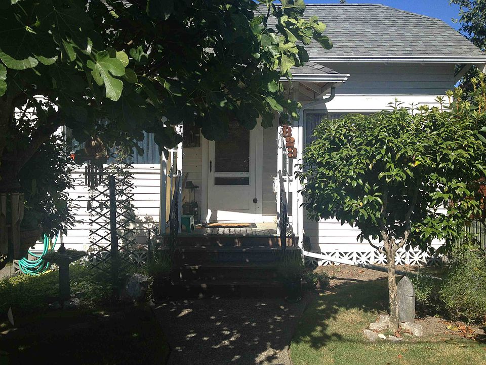 2nd image of 6823 Ravenna Ave NE