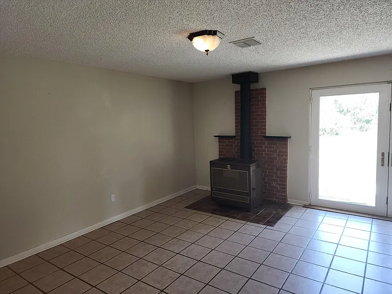 14371 NE 5th St — Photo 17