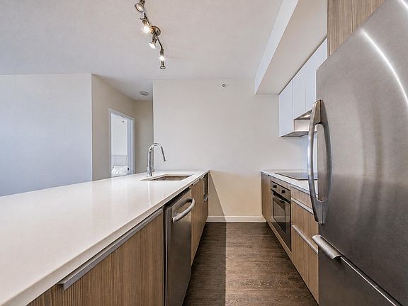5th image of 6461 Telford Ave #2008