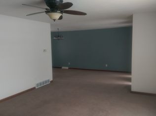 39591 Penny Ln, Elyria, OH 44035