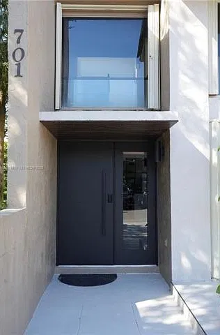 3 bed, 2.5 bath, 2120 sqft, $3,150 — Photo 2
