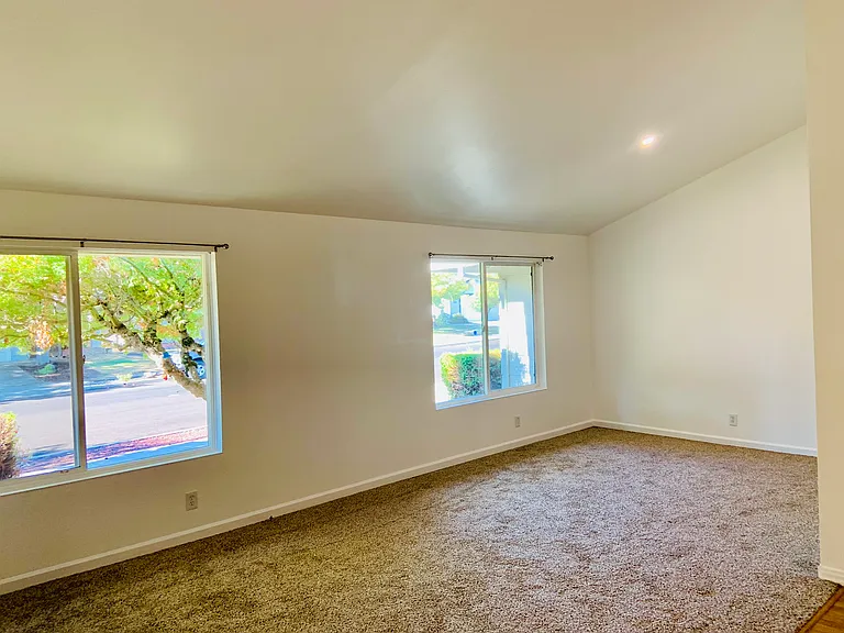 3374 Twin Oaks Dr — Photo 6