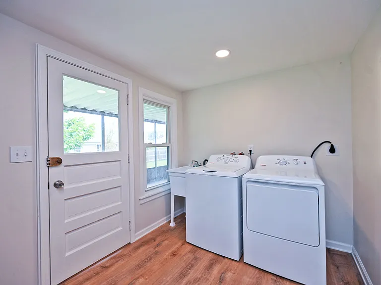 8320 Monroe Ave — Photo 13