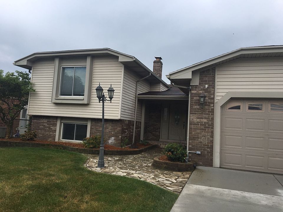 1st image of 44353 Harsdale Dr