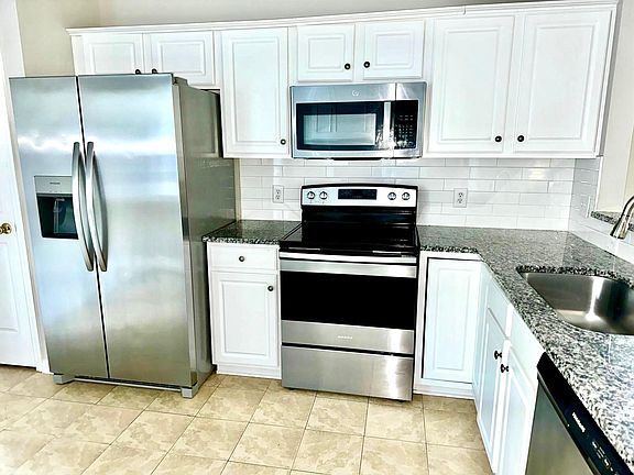 3rd image of 3304 Mannington Dr