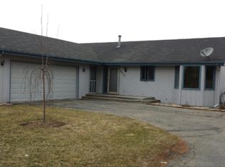 5210 Minns Dr, Machesney Park, IL 61111