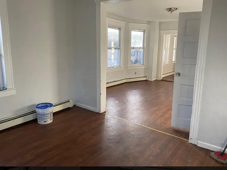 335 Washington Ave — Photo 7