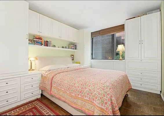 Sold by R New York | media 5