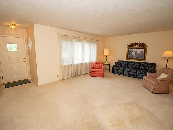 2nd image of 54561 Gilman Dr