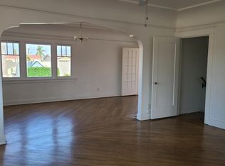2122 Vineyard Ave, Los Angeles, CA 90016