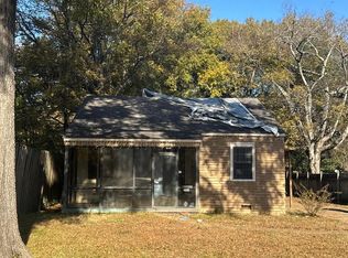 302 W Adams Ave, Greenwood, MS 38930