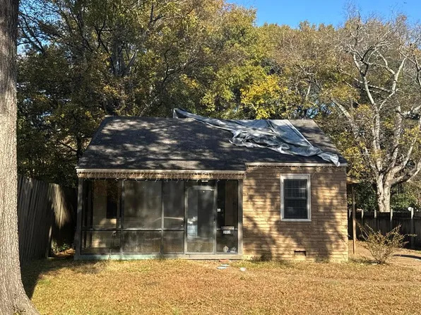 302 W Adams Ave, Greenwood, MS 38930