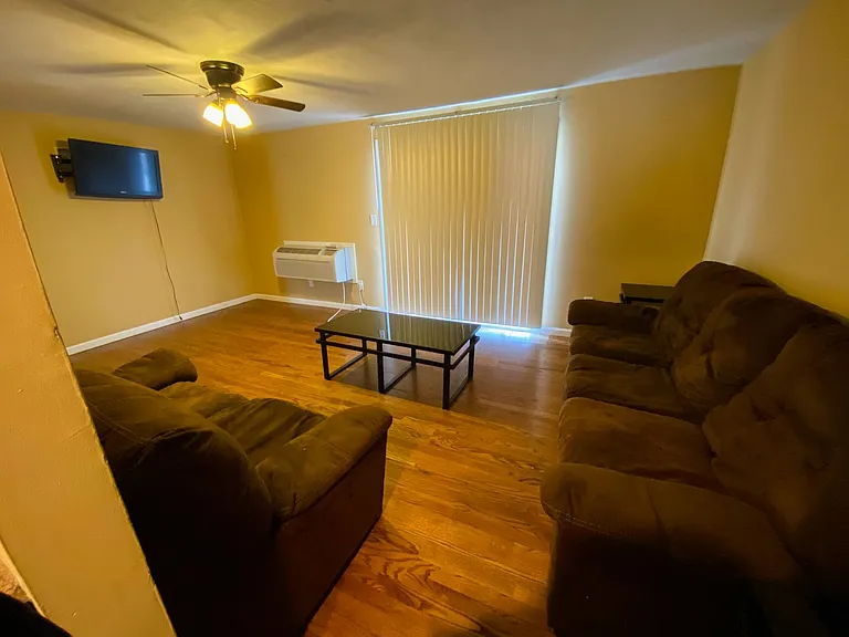 209 Robert Dr — Photo 11