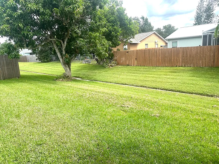 2211 Gold Oak Ln — Photo 24
