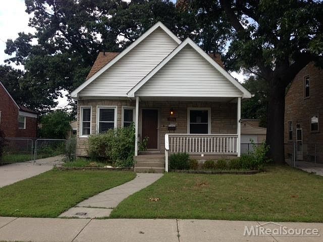 1st image of 1556 W Troy St