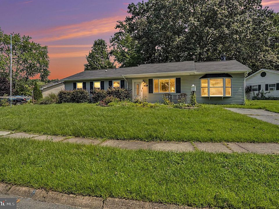 1st image of 627 Sequoia Dr