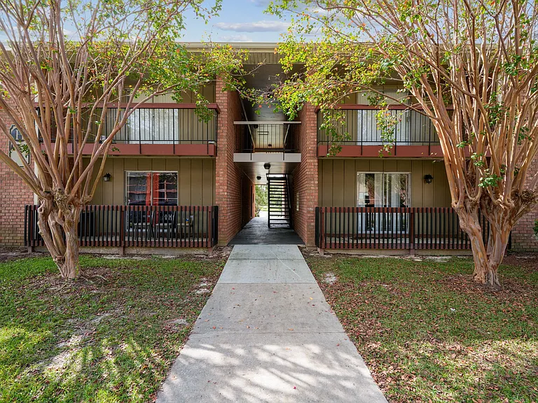 Lakeside Lakeview Community