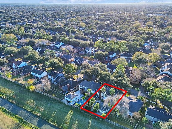 5th image of 114 Bayou Bend Dr