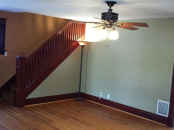 3rd image of 319 E Hazeltine Ave