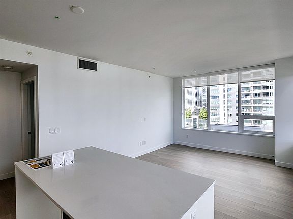 4th image of 6538 Telford Ave #802
