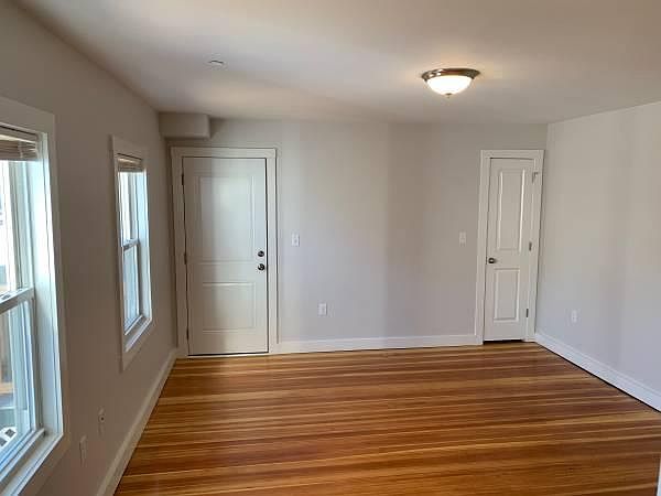 2nd image of 433 Princeton Rd