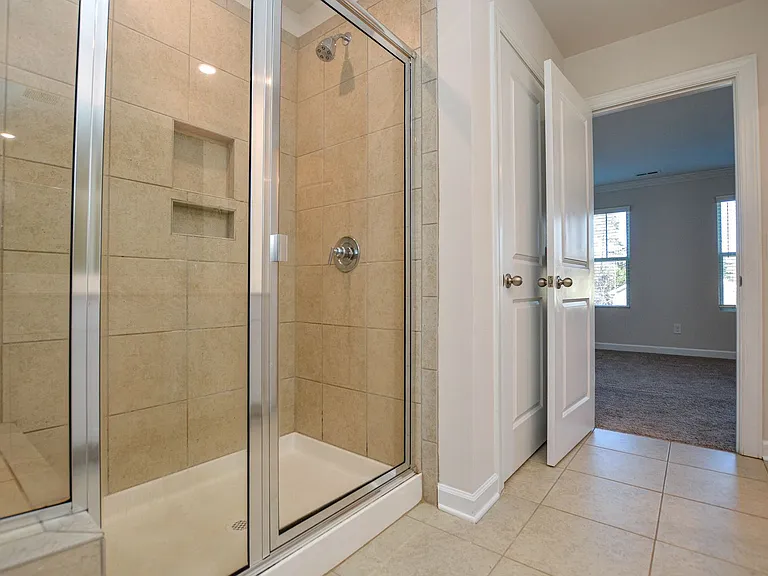 3215 Lisburn St — Photo 34