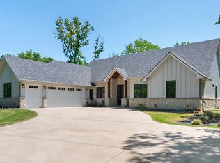 934 Waters Edge Dr, Corsicana, TX 75109