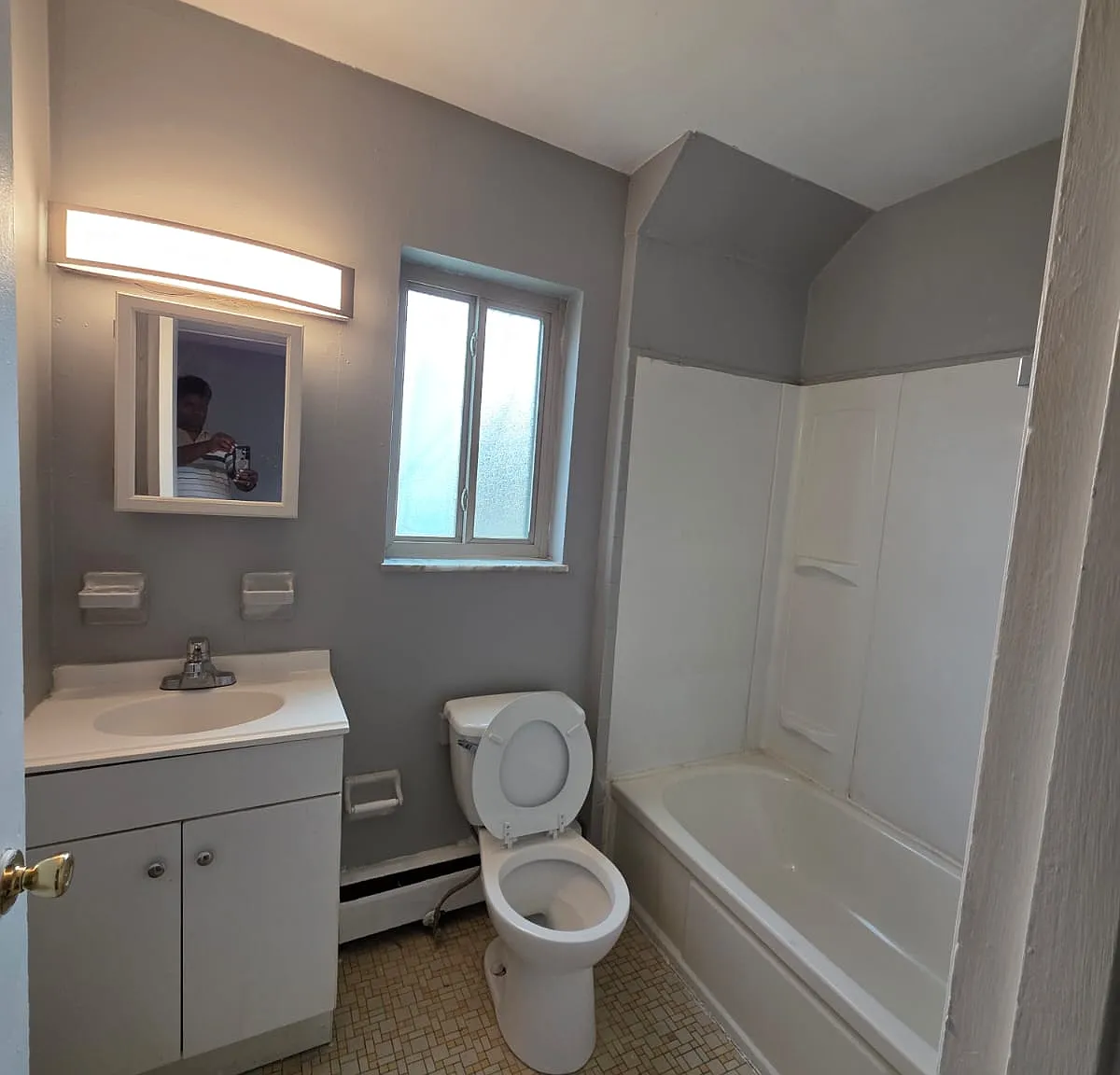 2 bed, 700 sqft, $995 — Photo 3