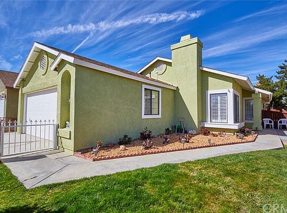 3rd image of 16866 Glennaire Ave