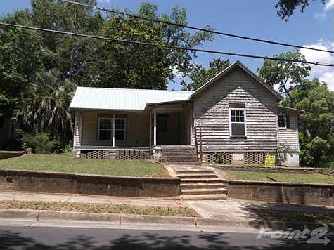 2nd image of 2939 Caledonia St