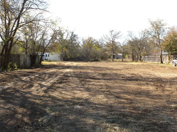 1020 N Paddock St, Stephenville, TX 76401