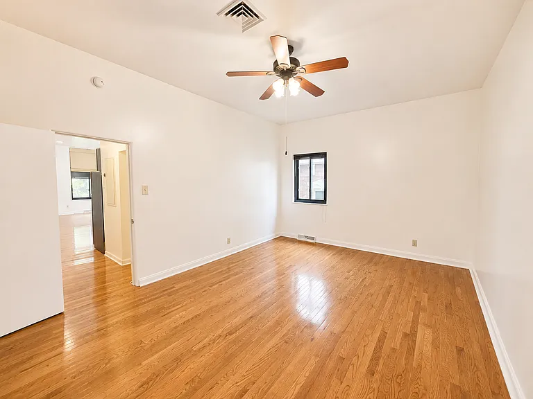 735 N Highland Ave #3 — Photo 23