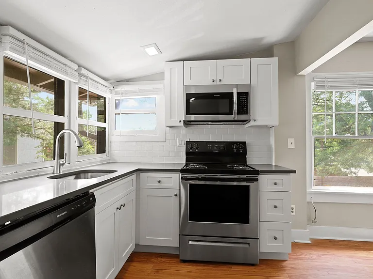 3004 Broadway St #1-3 — Photo 42