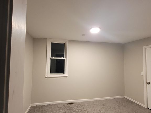 2nd image of 2228 N La Salle Gdns