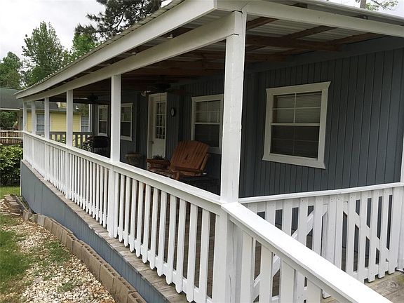 4th image of 390 Casablanca Dr