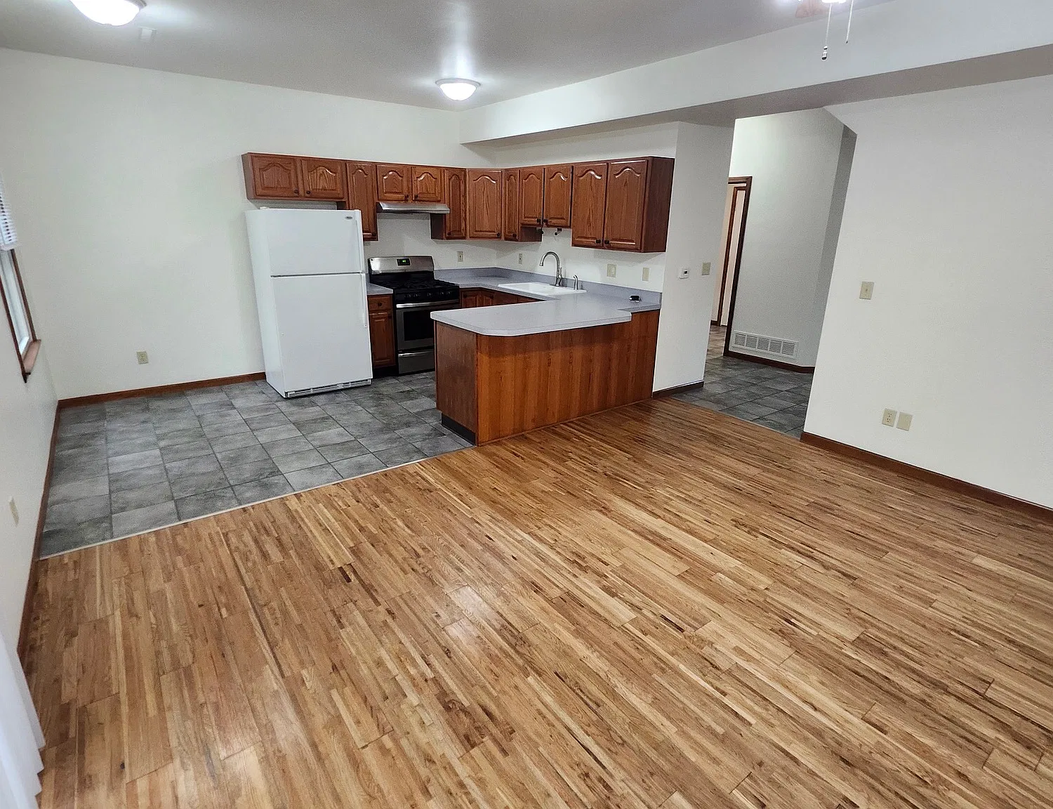 3 bed, 1500 sqft, $1,600 — Photo 3