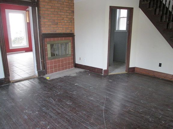 3rd image of 340 10th Ave