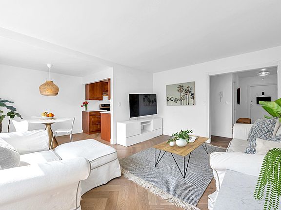 3rd image of 1480 Arbutus St #34