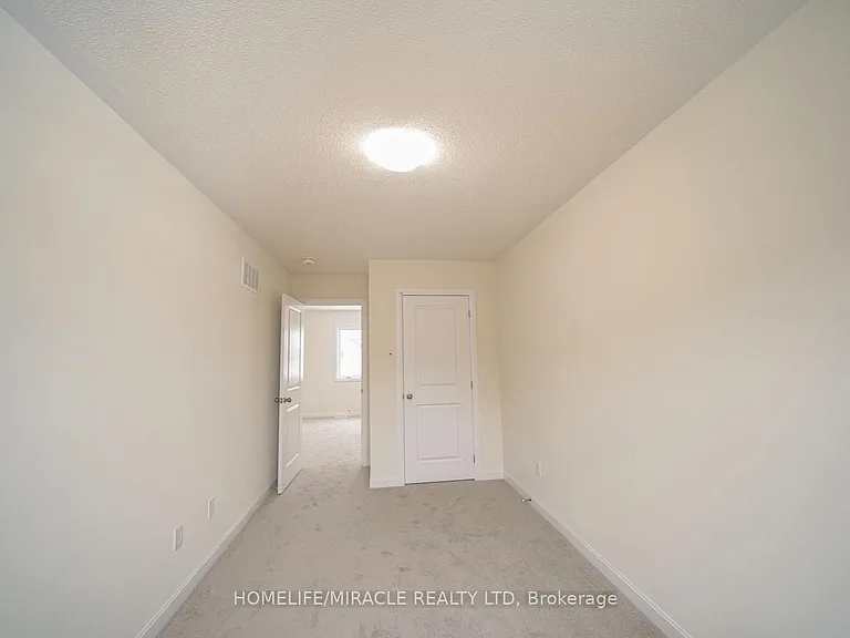 33 Country Club Dr — Photo 27
