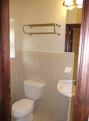 Rented by Perry Associates NYC Inc | media 36