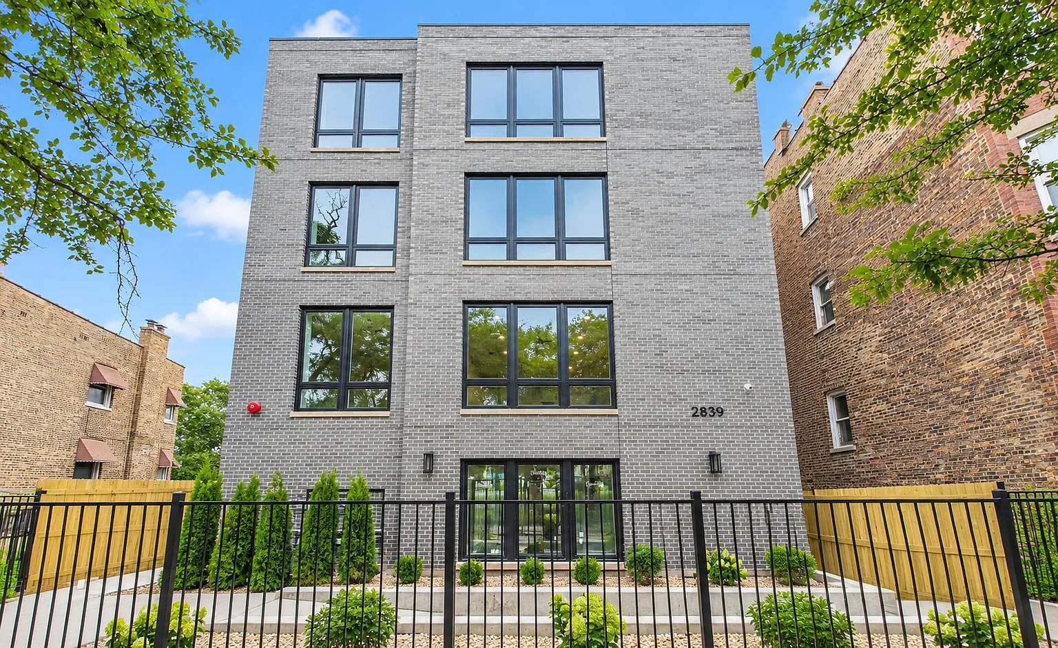 3 bed, 1300 sqft, $2,383 — Photo 1