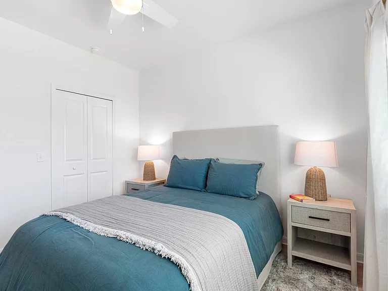 V2 Apartments — Photo 33