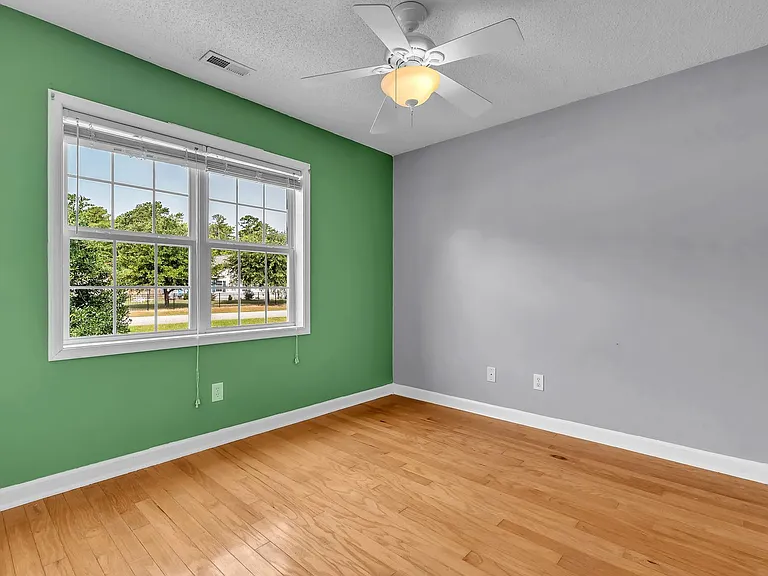 403 Arabian Ln — Photo 27