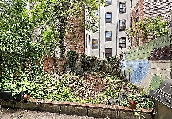 5th image of 182 Underhill Ave APT 1