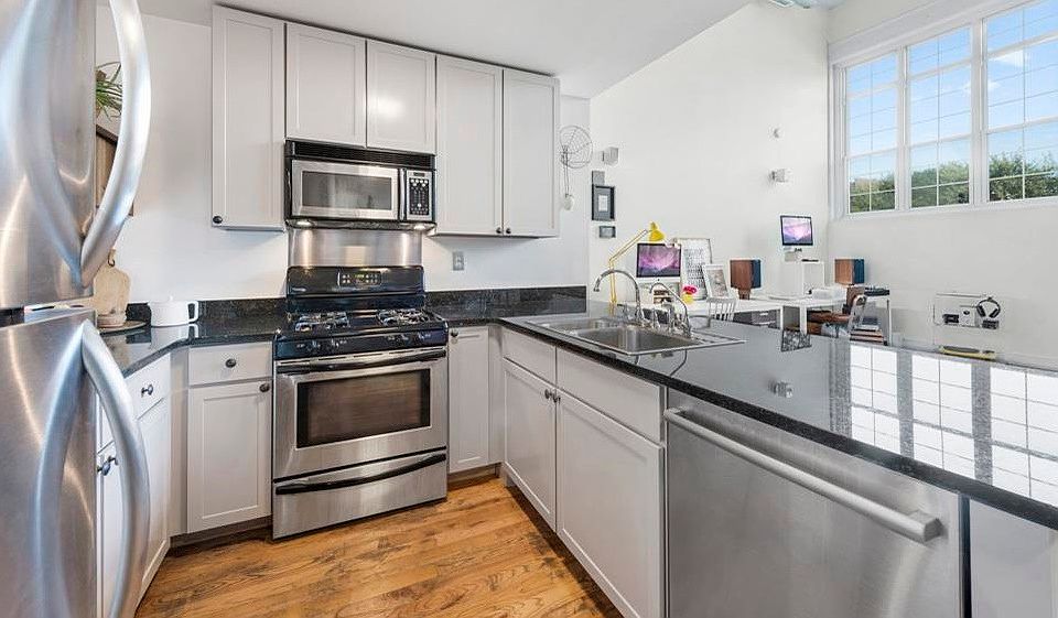 2nd image of 687 Myrtle Ave #1D