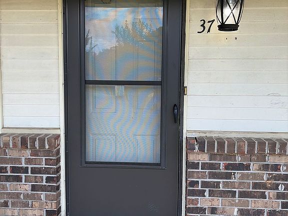 2nd image of 37-39 Rushwood Dr #37