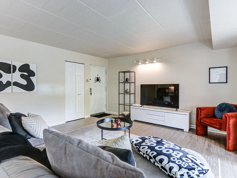 The Atwood Apartments — Photo 23