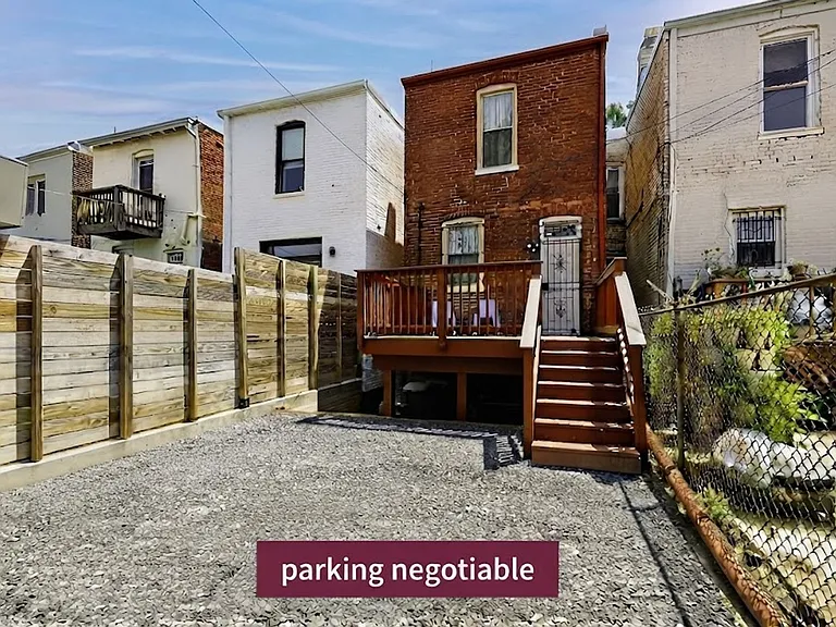 145 Thomas St NW — Photo 31