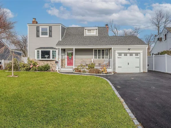 141 Greenwood Drive, North Babylon, NY 11703